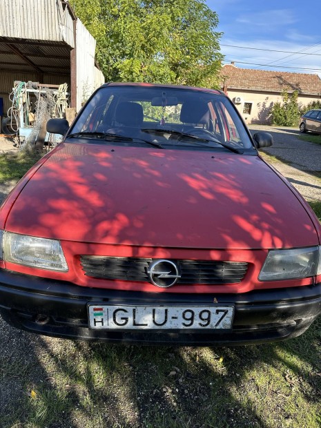 Opel F Astra elad