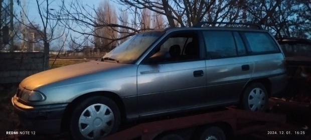 Opel F Astra karosszria elemek