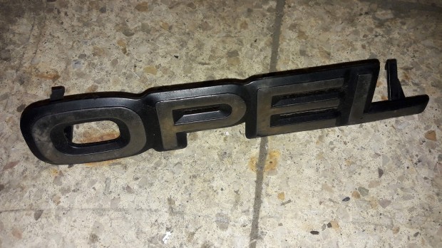 Opel Frontera A Felirat / Embl�ma