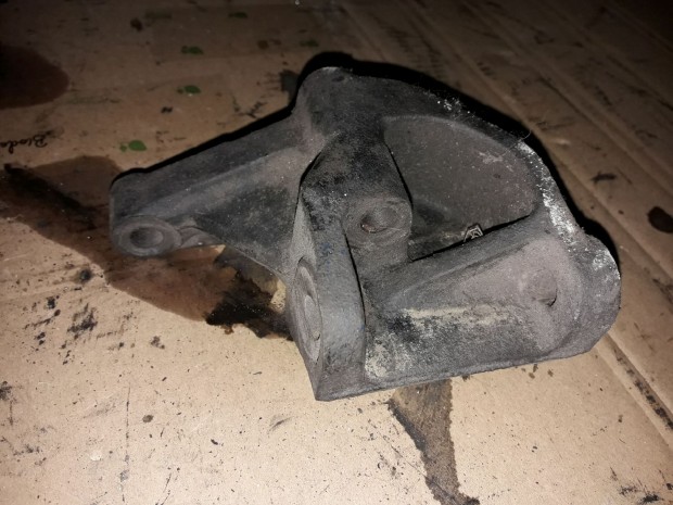 Opel Frontera A Gener�tor Tart� Bak