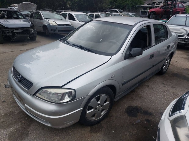 Opel G Astra karosszéria elemei Z157 sedan