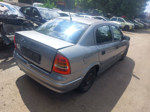 Opel G Astra karosszéria elemei Z163 sedan