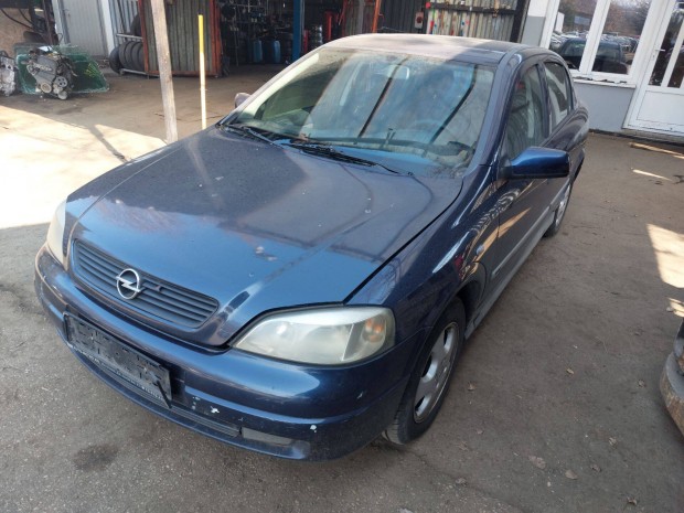 Opel G Astra karossz�ria elemei Z282