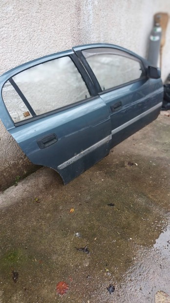 Opel G astra ajt�