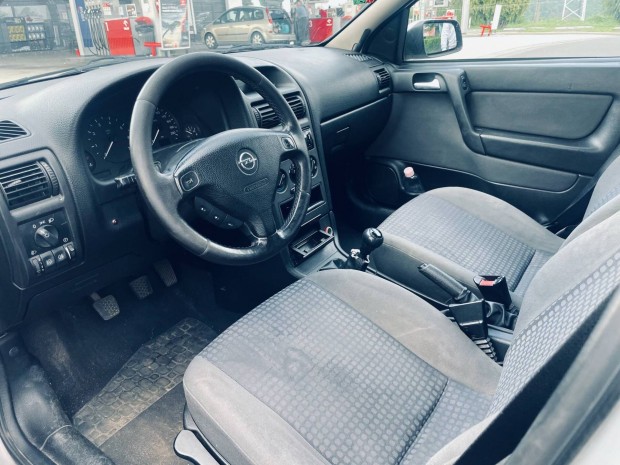 Opel G asztra