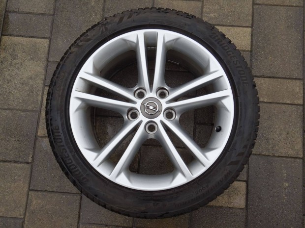 Opel Insignia 18" 5x120 ET42 gyri javtsmentes alufelni 245/45R18