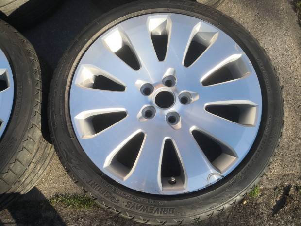 Opel Insignia 19-es gyri alukerk