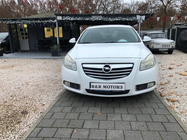 Opel Insignia 1.6 Vgig vezetett szervizknyv 1...