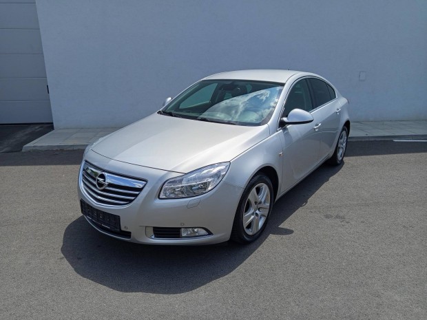 Opel Insignia 1.8 Edition 106000km.1tulaj.Szerv...