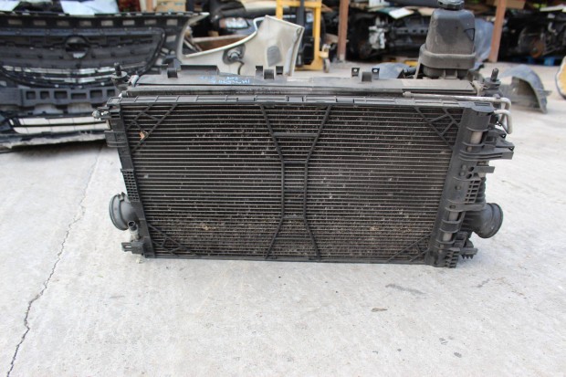 Opel Insignia 2011 2.0D intercooler ht 13241751