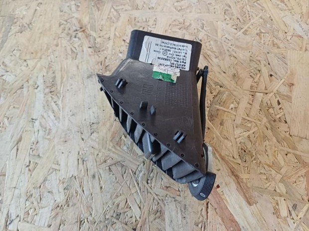 Opel Insignia A (2008-2017) 2.0Cdti Diesel Középső Szellőző