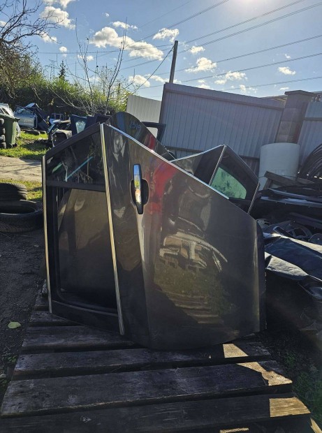 Opel Insignia A bal hátsó ajtó komplett(1321)