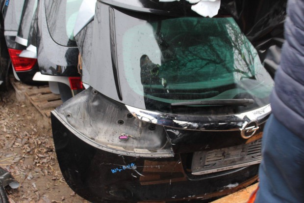 Opel Insignia A csomagtr ajt resen szlvdvel (137.)