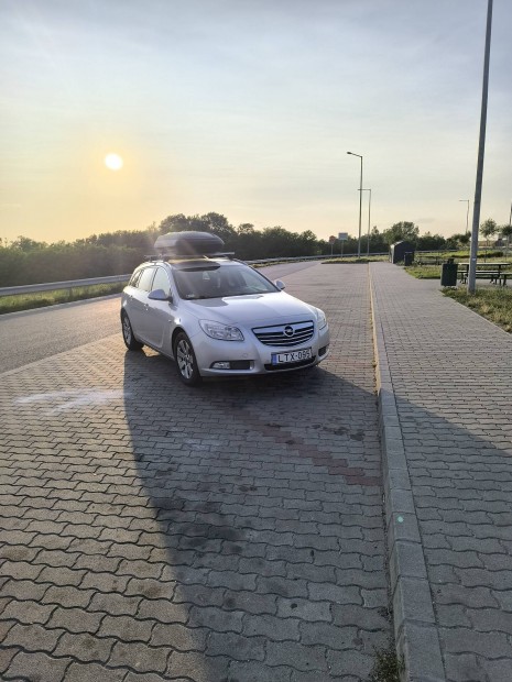 Opel Insignia Sports Tourer elad�.