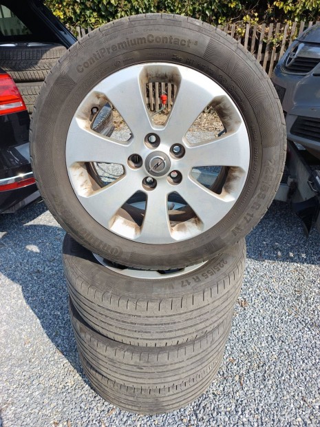 Opel Insignia alufelni 17coll ny�ri gumival elad�