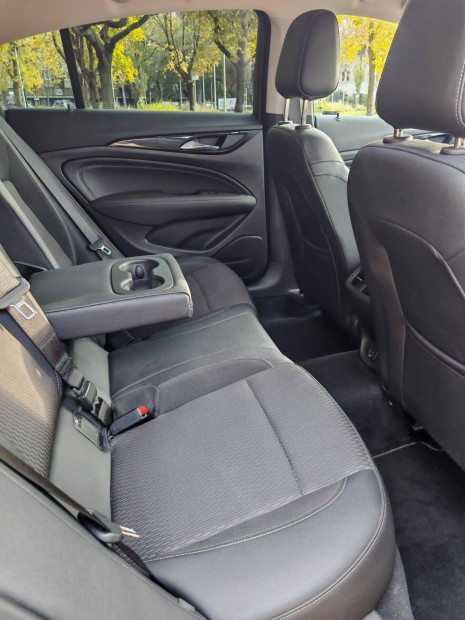 Opel Insignia elad�