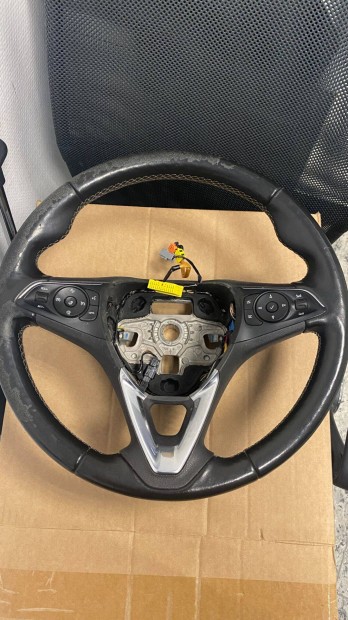 Opel Insignia f�thet� b�r korm�ny elad�