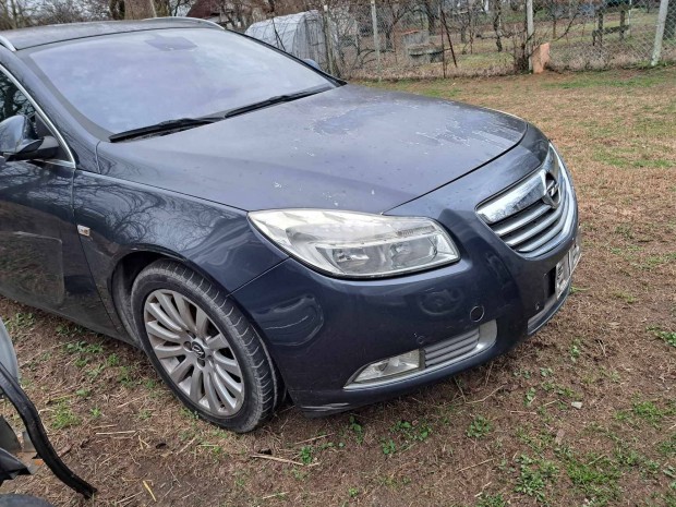Opel Insignia jobb első sárvédő rozsdamentes