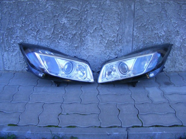 Opel Insignia kanyarkövető bi-xenon fényszóró pár