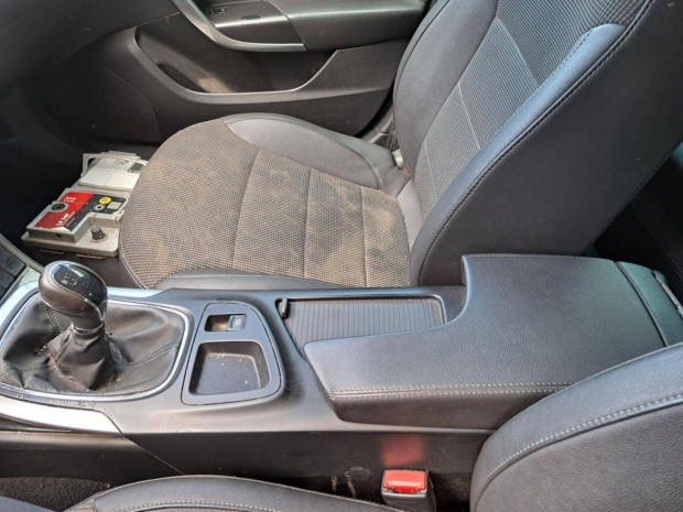 Opel Insignia kardánbox könyöklővel