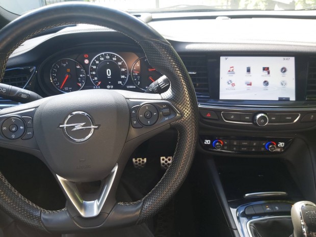 Opel Insignia kombi magas felszereltsggel kevs km rel elad