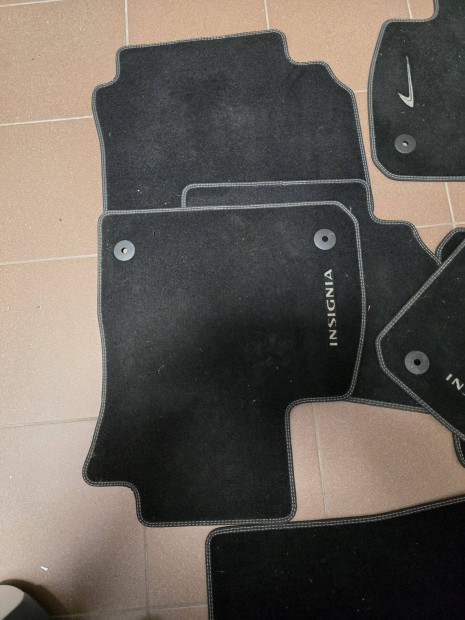 Opel Insignia sznyegek s kalaptart, gyriak, eladk