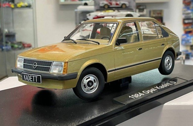 Opel Kadett D 1984 1:18 1/18 Triple9 T9-1800422