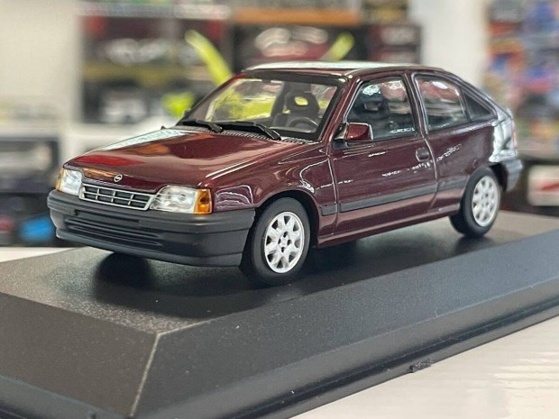 Opel Kadett E 1990 red 1:43 1/43 Minichamps Maxichamps Edition