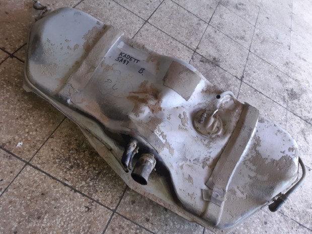 Opel Kadett E �zemanyag Tank + �zemanyag Szintjelz�