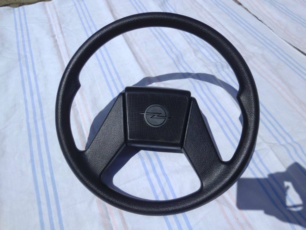 Opel Kadett E gyári új kormány