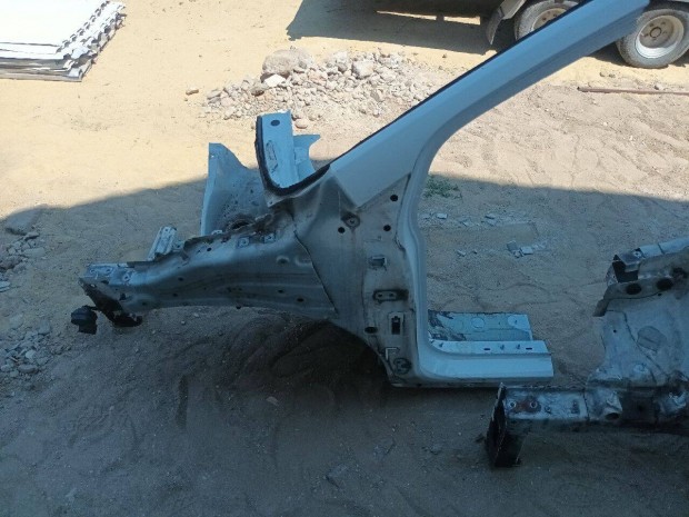 Opel MOKKA Bal els� Negyed