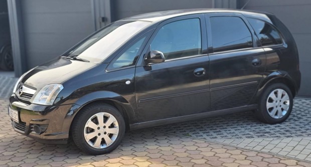 Opel Meriva A 1.3 DTI Essentia Digitkl�ma. Gara...