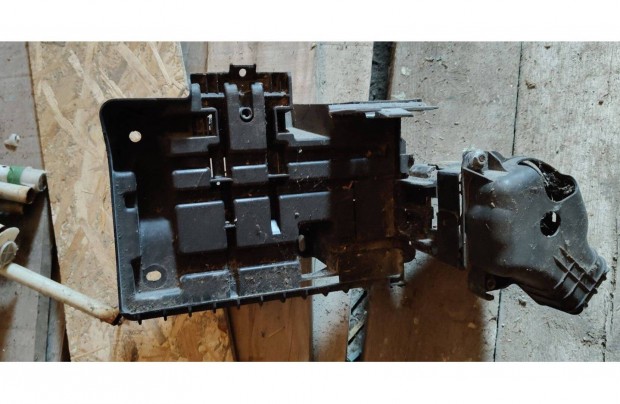 Opel Meriva A akkumul�tor tart� t�lca