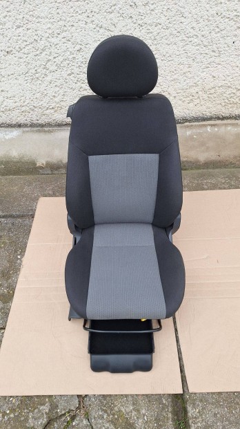 Opel Meriva A jobb els� �l�s