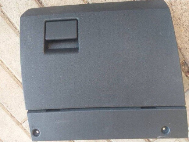 Opel Meriva A keszty�tart� ajt�