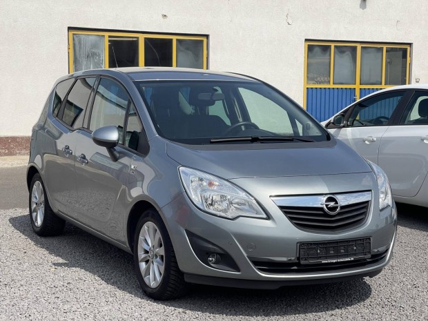 Opel Meriva B 1.4 Design ++94eKM++Vezetettsz.KÖ...