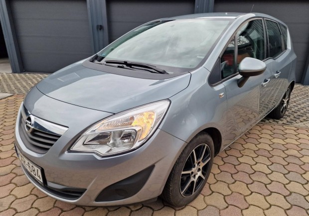 Opel Meriva B 1.4 Enjoy Megk�m�lt. Csal�di HASZ...