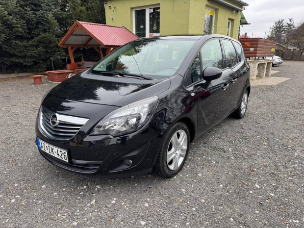 Opel Meriva B 1.4 T Cosmo Magas egyter�