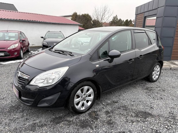 Opel Meriva B 1.4 T Cosmo Vezetett szervizk�nyv...