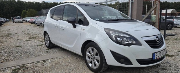 Opel Meriva B 1.4 T Design Kormányfűtés.Ülésfűt...