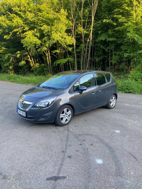 Opel Meriva B 1.7 Cosmo CDTI 131LE.Panorámatető,vonóhorog