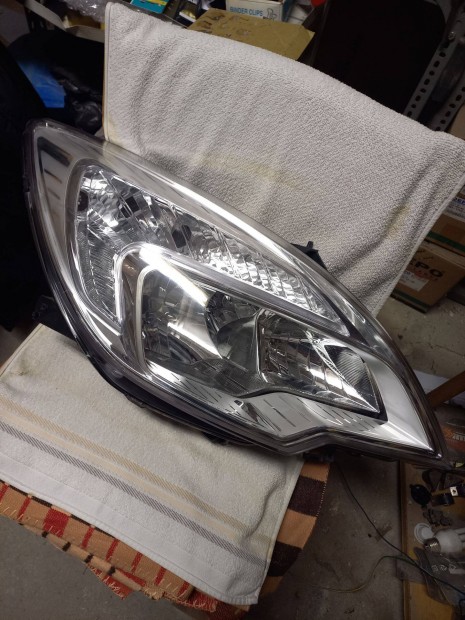 Opel Meriva B 2009.09.01-2014.06.30 Fényszóró H7/H1 jobb (motorral)
