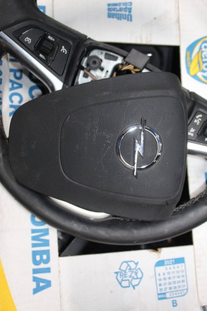 Opel Meriva B 2010 kormánylégzsák 13300473