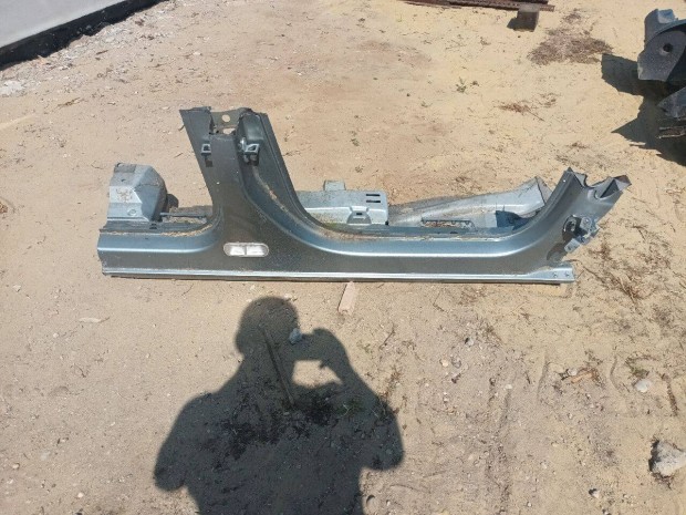 Opel Meriva B jobb k�sz�b 7999