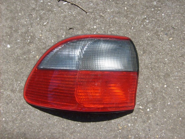 Opel Omega 94 hátsólámpa
