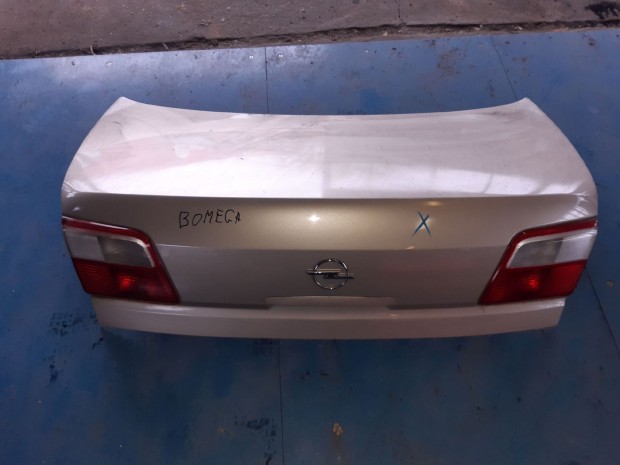 Opel Omega B Csomagt�r Ajt�