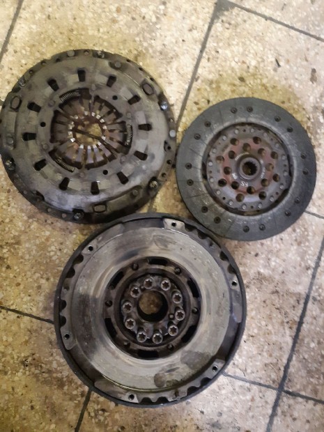 Opel Omega B Kuplung Szett + Egyt�meg� Lendker�k