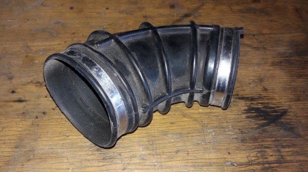 Opel Omega B Turb�cs� / Intercooler Cs�