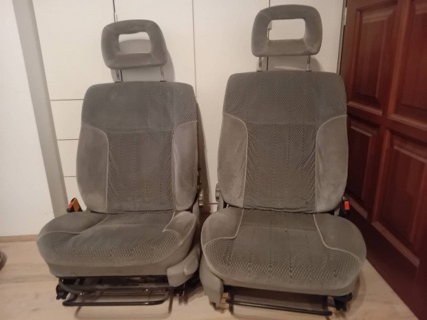Opel Omega B els lesek