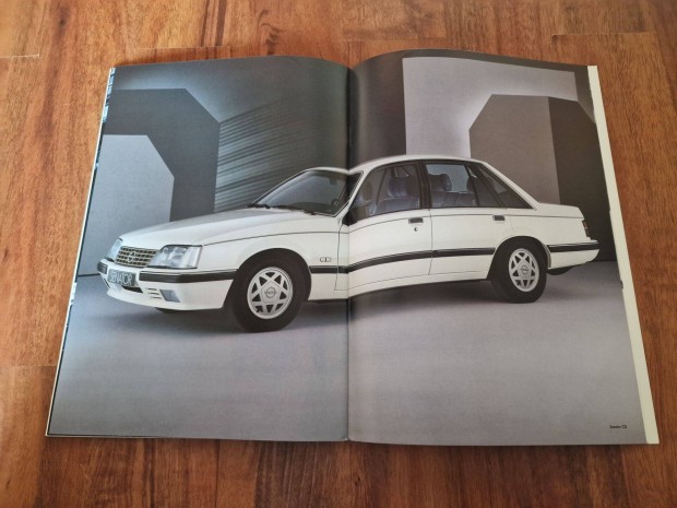 Opel Senator Prospektus 1984 36 oldal !